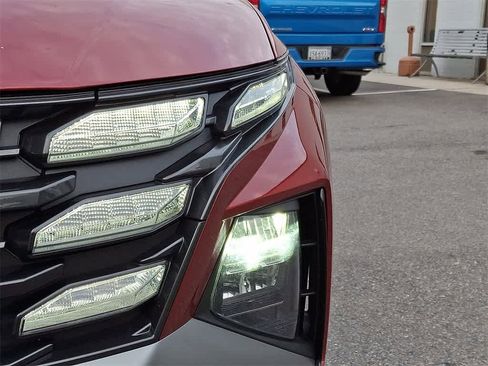 Certified 2025 Hyundai Tucson SE image 9