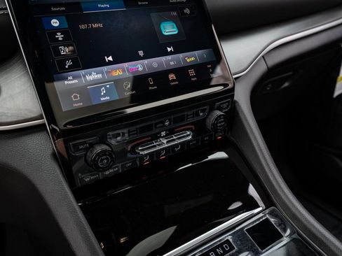 New 2025 Jeep Grand Cherokee L Limited AWD/4WD image 27