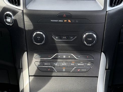 Used 2020 Ford Edge ST-Line w/ Cold Weather Package image 16