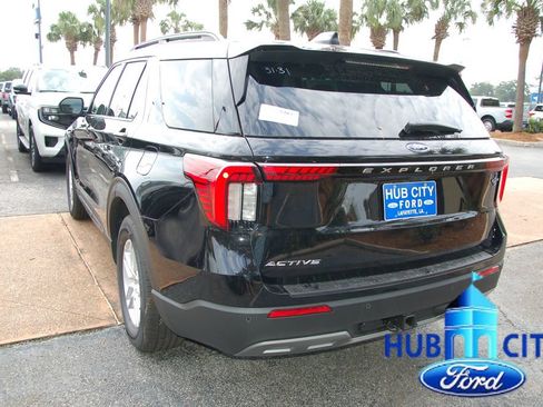 New 2026 Ford Explorer Active w/ Active Comfort Package RWD image 3