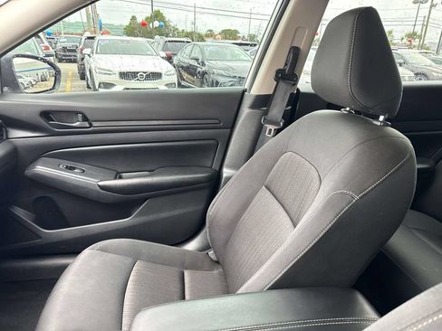 Used 2025 Nissan Altima 2.5 S FWD image 16