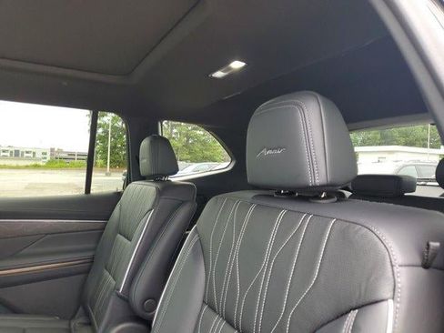 New 2026 Buick Enclave Avenir w/ Super Cruise Package FWD image 10
