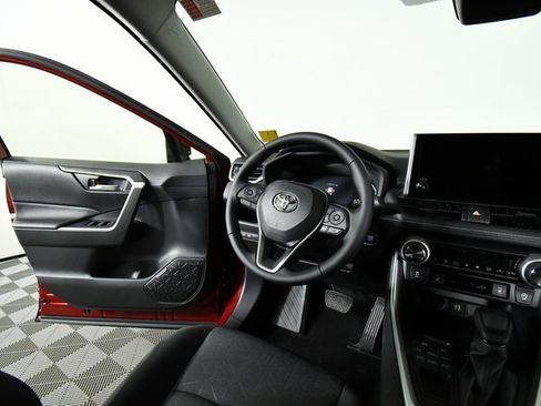 New 2025 Toyota RAV4 XLE image 19