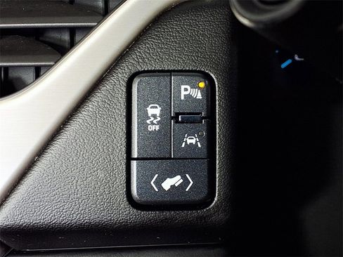 Used 2020 GMC Yukon XL Denali w/ Open Road Package image 19