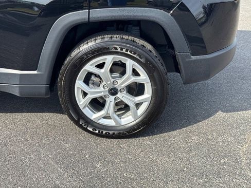 Used 2025 Jeep Compass Sport AWD/4WD image 11