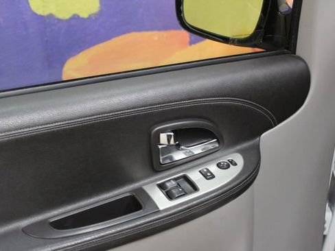 Used 2005 Pontiac Montana SV6 FWD image 14