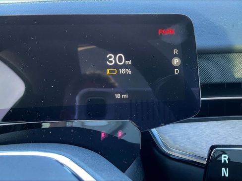 New 2025 Volvo EX90 Plus w/ Protection Package Premier image 19