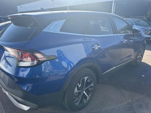 Used 2023 Kia Sportage EX image 9