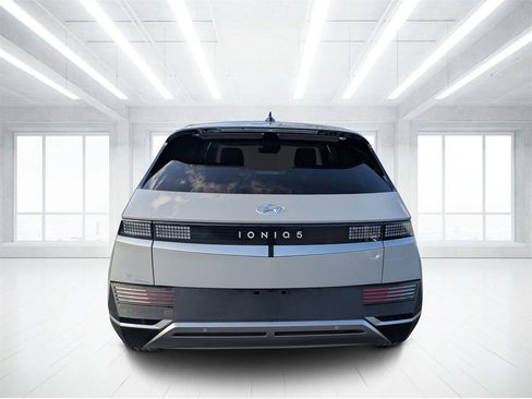 Used 2024 Hyundai Ioniq 5 SEL image 4