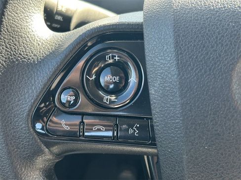 Used 2022 Toyota Prius L Eco image 30