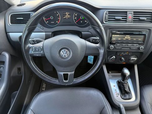 Used 2014 Volkswagen Jetta SE FWD image 18