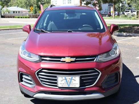 Used 2017 Chevrolet Trax LT AWD/4WD image 12