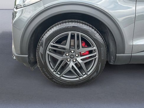 Used 2025 Ford Explorer ST image 29