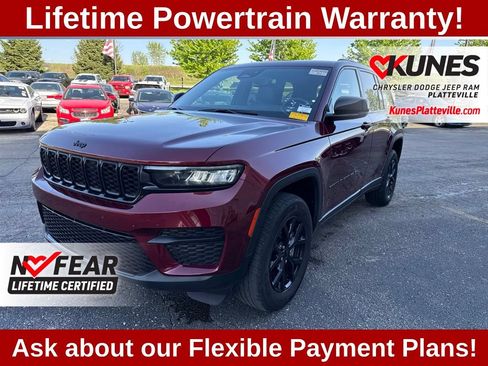 Used 2024 Jeep Grand Cherokee Altitude AWD/4WD image 9