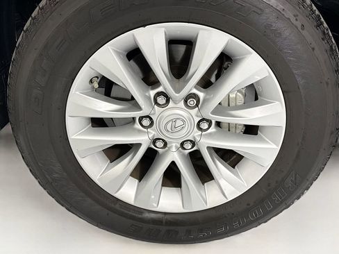 Certified 2023 Lexus GX 460 Premium w/ Premium Plus Package AWD/4WD image 32