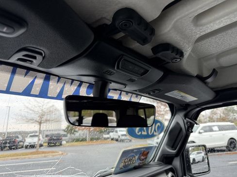 Used 2023 Jeep Gladiator Willys image 21