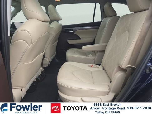 Used 2022 Toyota Highlander Platinum AWD/4WD image 14