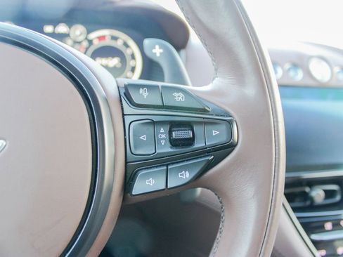 Used 2022 Aston Martin DBX image 14