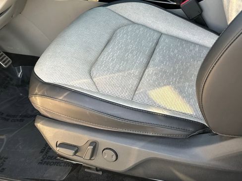 Certified 2023 Kia Niro Wave w/ Wave Preserve Package FWD image 22