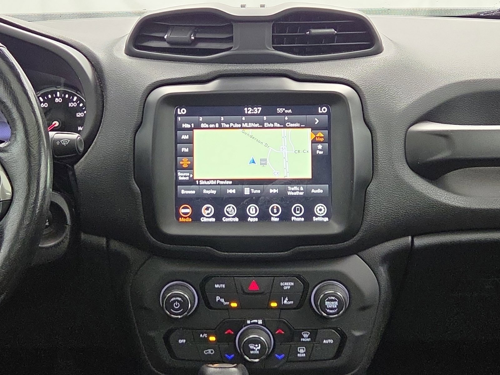 Certified 2018 Jeep Renegade Limited w/ UConnect 8.4 Nav Group AWD/4WD image 26