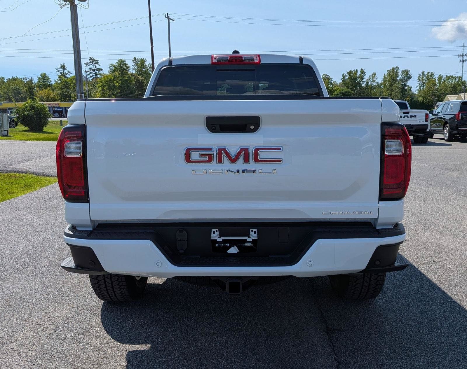 New 2026 GMC Canyon Denali AWD/4WD image 9