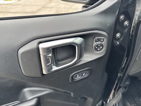 Used 2018 Jeep Wrangler Unlimited Sport S image 15