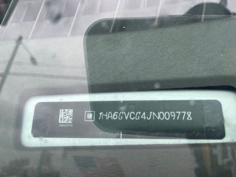 Used 2018 Chevrolet Express 4500 Extended w/ Driver Convenience Package image 32