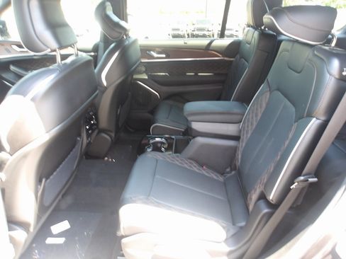 New 2025 Jeep Grand Cherokee L Summit w/ Luxury Tech Group V image 17