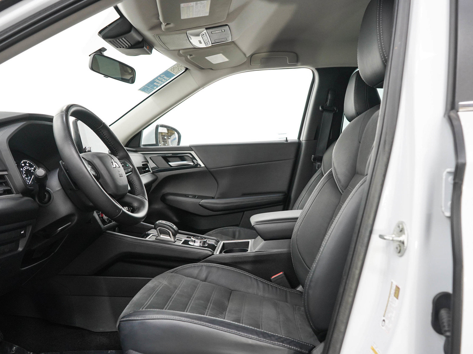 Used 2022 Mitsubishi Outlander SE AWD/4WD image 23