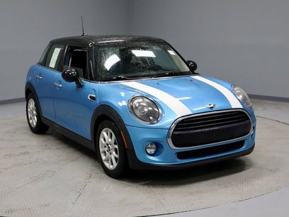 Used 2019 MINI Cooper 4-Door Hardtop w/ Signature Upholstery Package