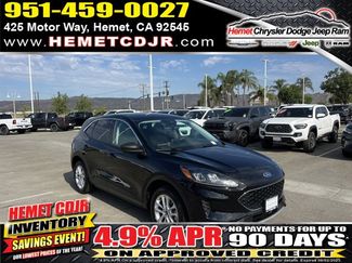 Used 2022 Ford Escape SE image 1
