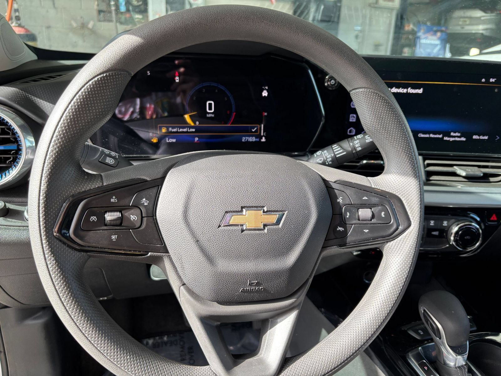Used 2025 Chevrolet Trax LT FWD image 26