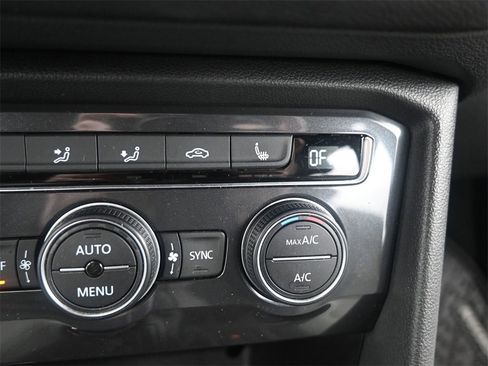 Used 2021 Volkswagen Tiguan SEL Premium R-Line image 30