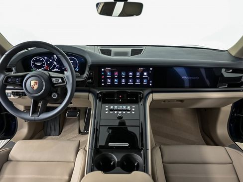 Certified 2025 Porsche Panamera image 19