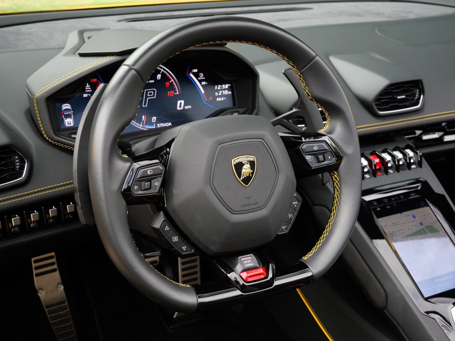 Used 2024 Lamborghini Huracan EVO AWD/4WD image 16