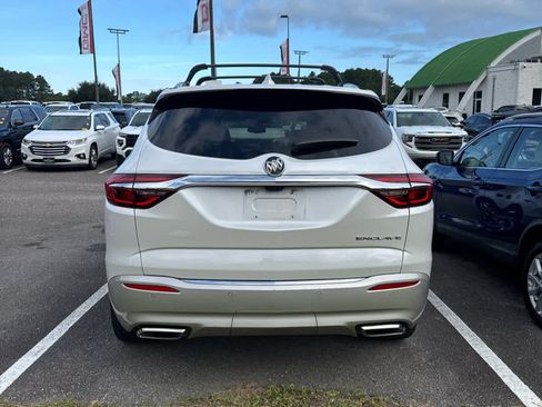Used 2019 Buick Enclave Avenir w/ Avenir Technology Package FWD image 5