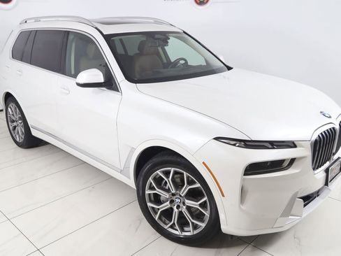 Used 2024 BMW X7 xDrive40i w/ Premium Package AWD/4WD image 19