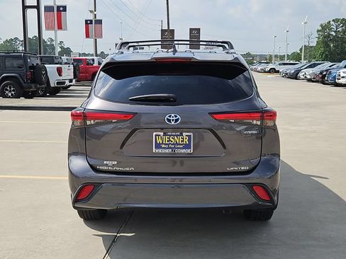 Used 2022 Toyota Highlander Limited FWD image 6