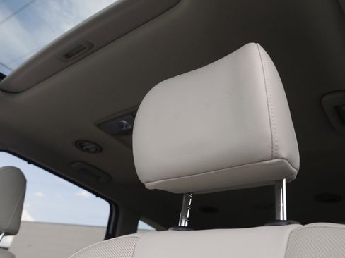 Used 2022 Kia Telluride EX w/ EX Premium Package FWD image 19