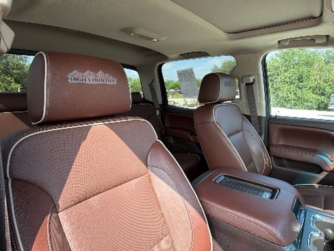 Used 2018 Chevrolet Silverado 1500 High Country AWD/4WD image 29