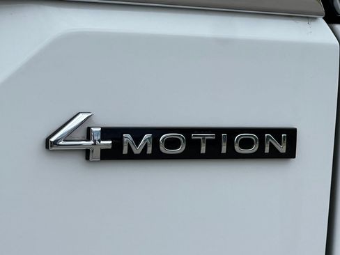 Used 2024 Volkswagen Atlas SE AWD/4WD image 11