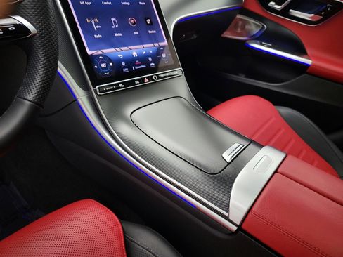 Used 2024 Mercedes-Benz C 300 Sedan image 29