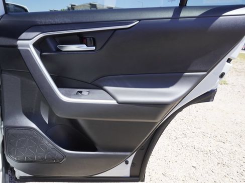 Used 2025 Toyota RAV4 XLE AWD/4WD image 25
