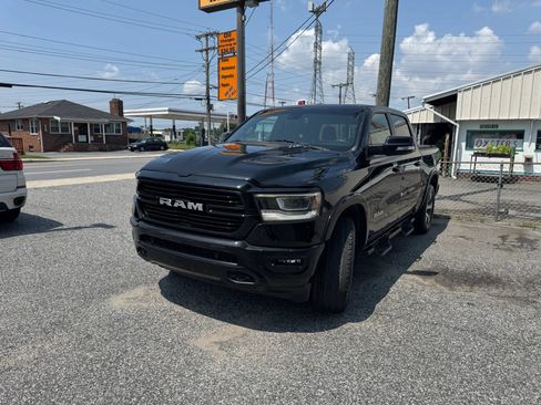 Used 2019 RAM 1500 Laramie w/ Sport Appearance Package AWD/4WD image 3