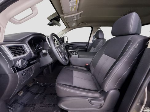 Used 2021 Nissan Titan SV w/ Accessory Utility Package image 20