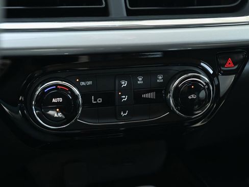 New 2026 Chevrolet Trax LT w/ LPO, Blackout Package FWD image 23