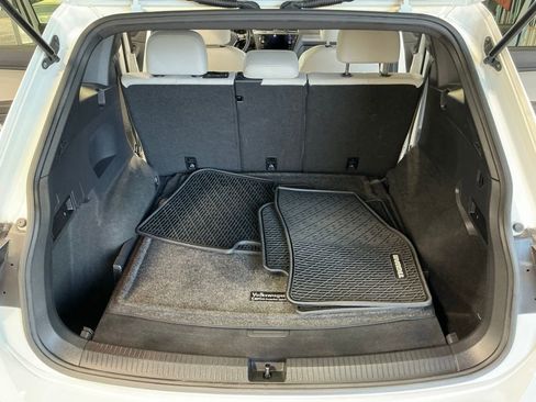 Used 2021 Volkswagen Tiguan SE R-Line image 23