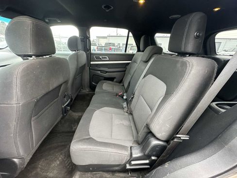 Used 2016 Ford Explorer XLT image 22