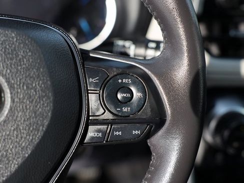 Used 2020 Toyota RAV4 Limited image 23