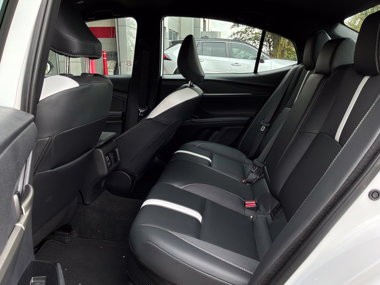 Used 2026 Toyota Camry SE FWD image 12